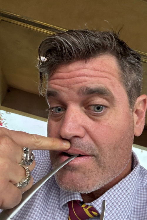 Simon Burzynski ha trabajado con Geoff Stirling Jr. en 1 ocasiones