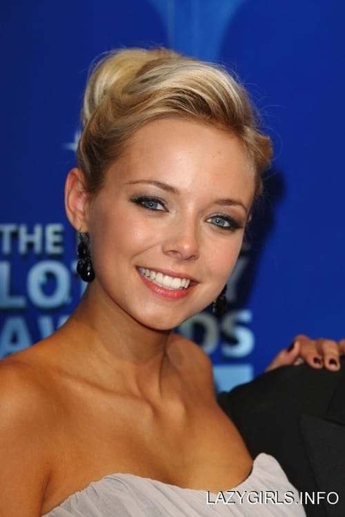 Sacha Parkinson isAmy Peterson