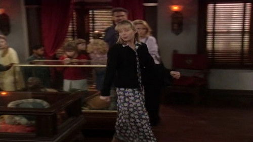 Escena del episodio 22 de la temporada 4 de Grace Under Fire