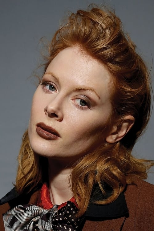 Kép: Emily Beecham színész profilképe