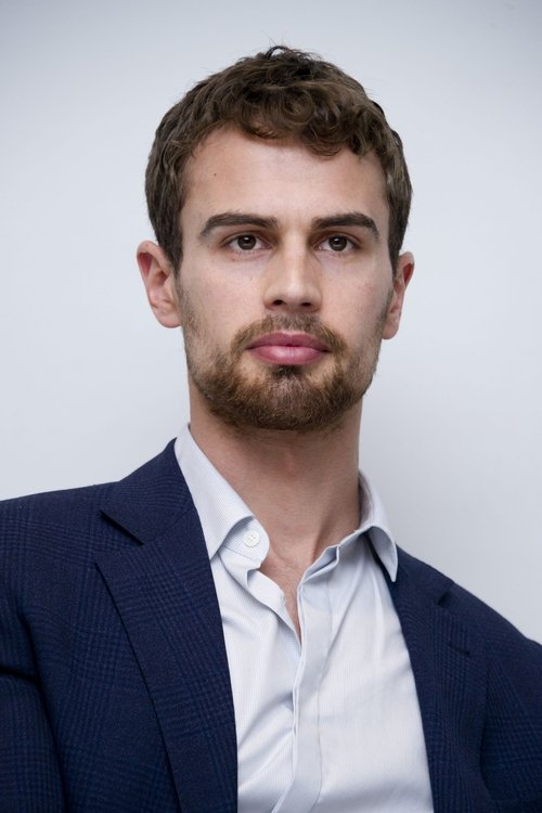 Kép: Theo James színész profilképe