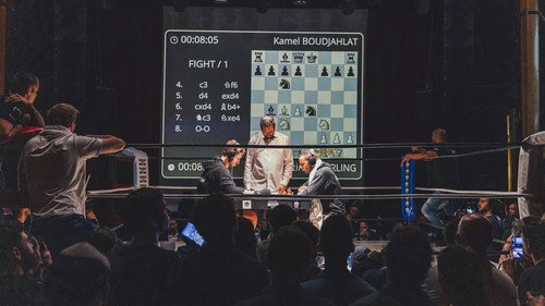 Mental Combat : La naissance d'un sport Backdrop Blur