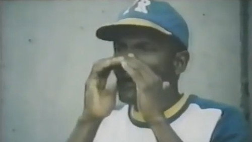 Redonda y viene en caja cuadrada