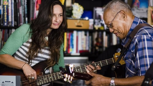 Poster della serie NPR Tiny Desk Concerts