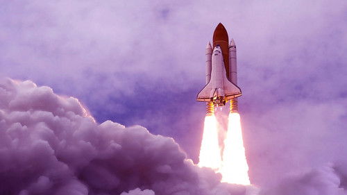 Escena del episodio 1 de la temporada 1 de El último vuelo del Challenger