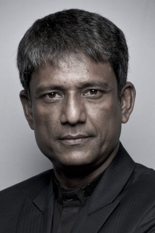 Kép: Adil Hussain színész profilképe