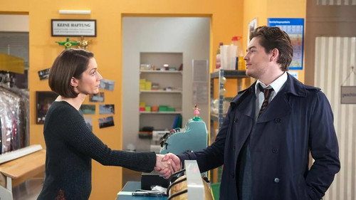 Episode 2352 still
