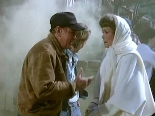 Escena del episodio 28 de la temporada 7 de la serie Falcon Crest