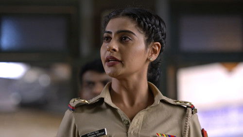 Karishma Insulted By Press