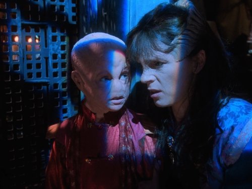 Escena del episodio 18 de la temporada 2 de la serie Babylon 5