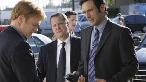 Escena del episodio 15 de la temporada 6 de la serie CSI: Miami