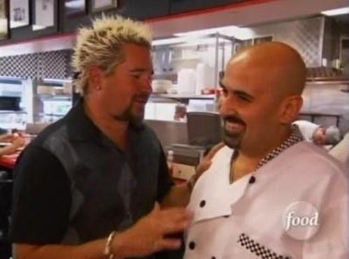 Escena del episodio 7 de la temporada 2 de la serie Diners, Drive-Ins and Dives