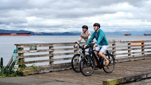 Cheap A$$ Beach Houses S01E13 backdrop