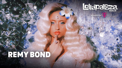 Remy Bond Live at Lollapalooza Berlin Backdrop Blur