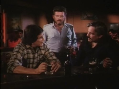 Escena del episodio 4 de la temporada 1 de la serie Falcon Crest