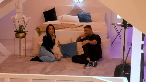 Slaapkamer Dates - Season 1 Backdrop Blur