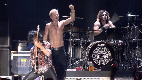 Billy Idol - Live Ottawa Backdrop Blur
