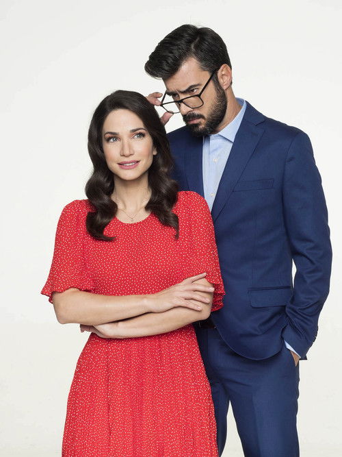 Escena 4 de Κι Όμως Είμαι Ακόμα Εδώ