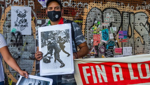 Bastardo: La herencia de un genocida Backdrop Blur