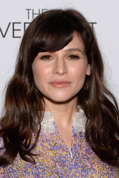 Kép: Yael Stone színész profilképe