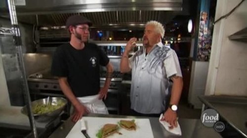 Escena del episodio 9 de la temporada 11 de la serie Diners, Drive-Ins and Dives