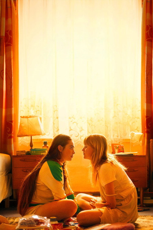 Official poster of 恋恋初夏 (2020) - 剧情
