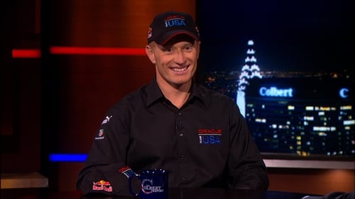 Escena del episodio 5 de la temporada 10 de la serie The Colbert Report