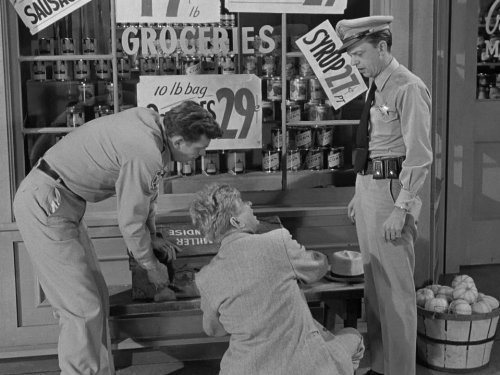 Escena del episodio 22 de la temporada 2 de la serie The Andy Griffith Show