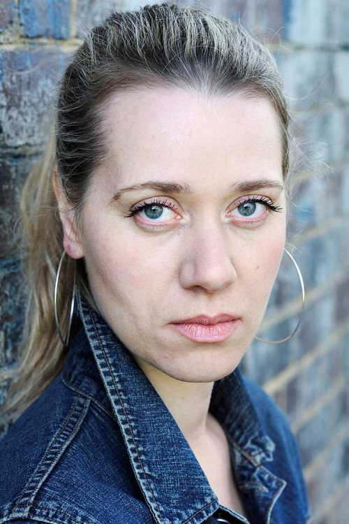 Adele Lynch - صورة 3