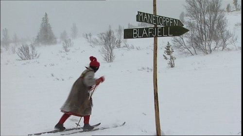 Escena del episodio 5 de la temporada 1 de la serie Jul på Månetoppen