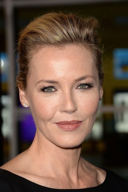 Connie Nielsen isHippolyta