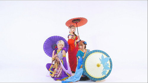 GARNiDELiA - 紅葉愛唄 Backdrop Blur