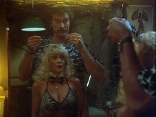 Escena del episodio 20 de la temporada 2 de la serie Magnum