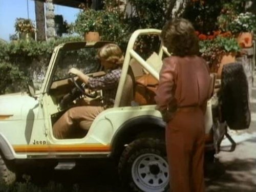 Escena del episodio 6 de la temporada 2 de la serie Falcon Crest