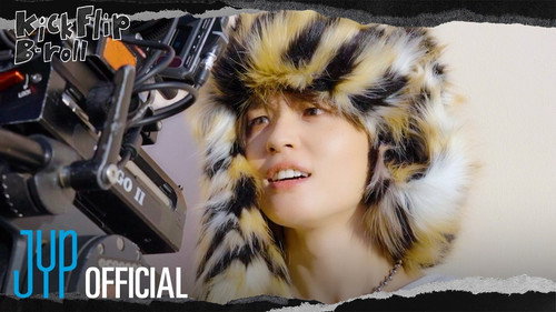 "Kick Off The Wall (Feat. iann dior)" M/V Behind Part.1