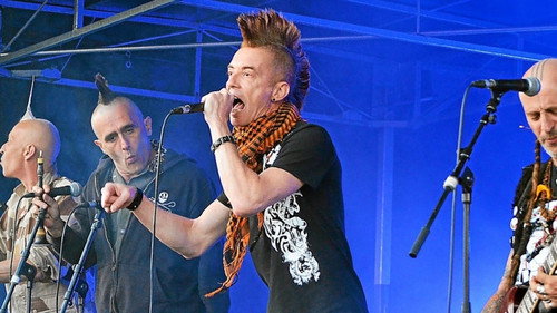 Les Ramoneurs de Menhirs - Live Hellfest Backdrop Blur