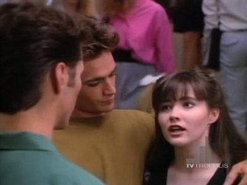 Escena del episodio 10 de la temporada 1 de la serie Beverly Hills, 90210