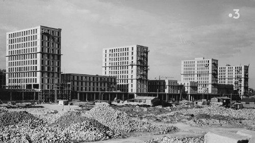 Après la guerre : Reconstruire la France Backdrop Blur
