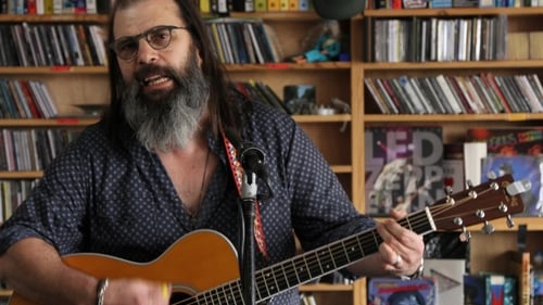 Poster della serie NPR Tiny Desk Concerts