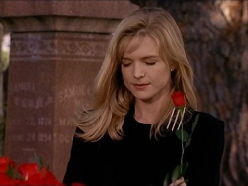 Escena del episodio 14 de la temporada 4 de la serie Melrose Place