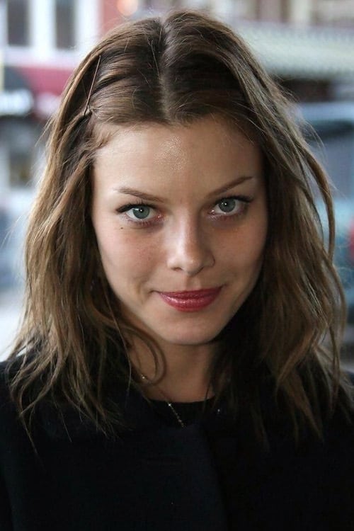 Kép: Lauren German színész profilképe