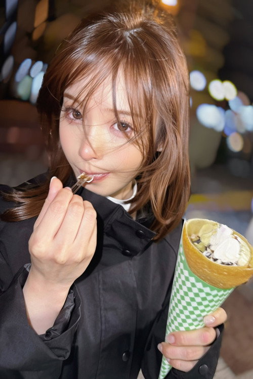 Kana Momonogi