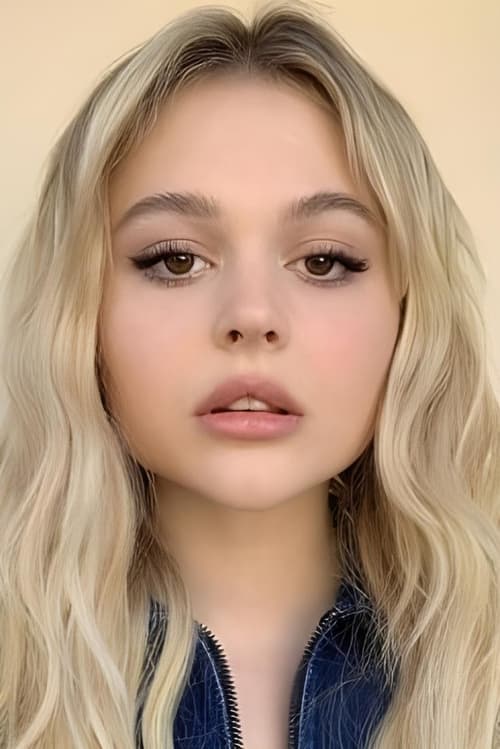 Kép: Emily Alyn Lind színész profilképe