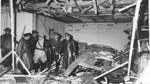 Documental: 42 planes para matar a Hitler Backdrop Blur
