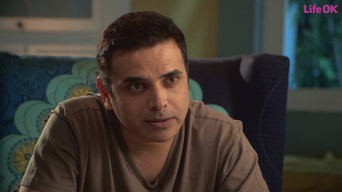 Samarth Slaps Sarika