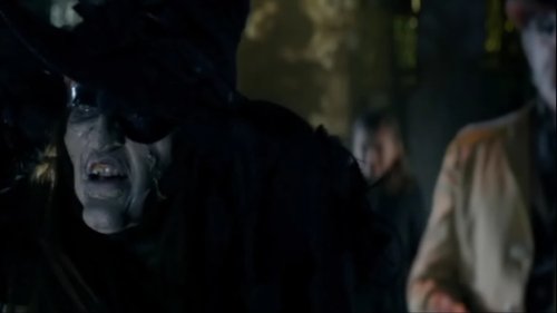 Escena del episodio 1 de la temporada 1 de la serie Las brujas de Oz