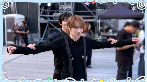 KBS 뮤직뱅크 in Barcelona Behind
