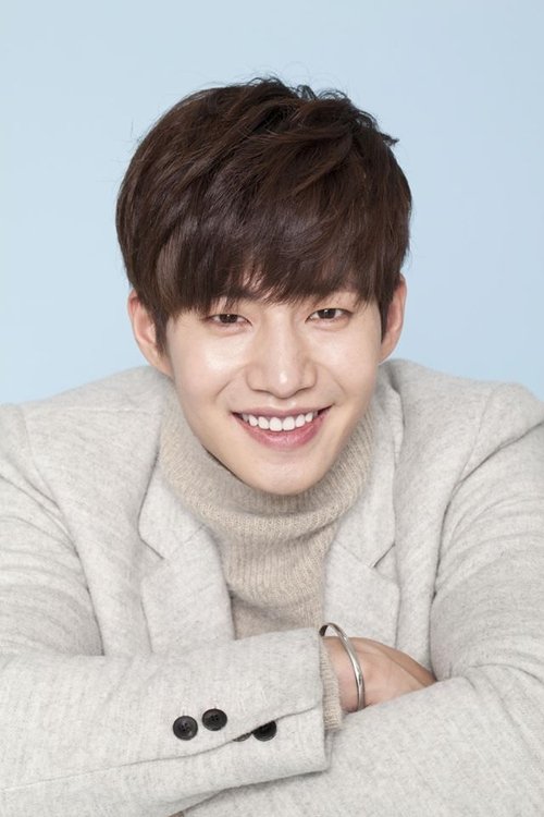 Song Jae-rim isProfessor Kim (SA2)