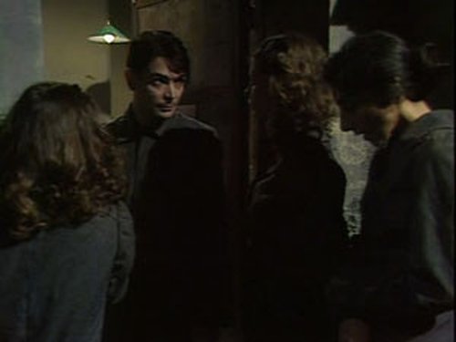 Escena del episodio 9 de la temporada 1 de la serie Secret Army
