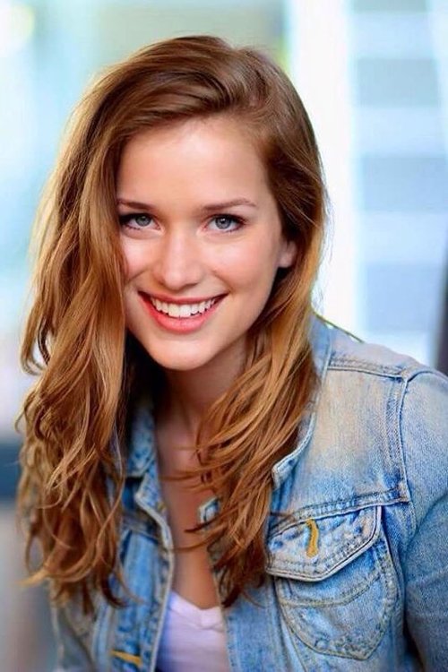 Kép: Elizabeth Lail színész profilképe